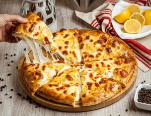 Flourless cheese crust pizza