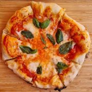 Homemade Margherita Pizza Recipe: The Perfect Combination of Freshness and Flavor