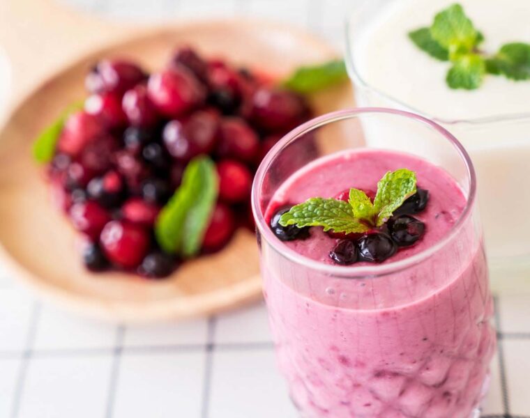 Mixed Berry Yogurt Smoothie